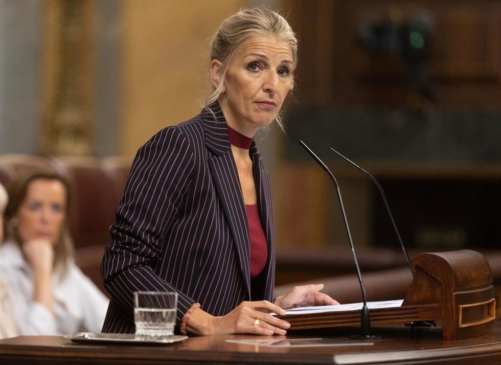 La vicepresidenta segunda y ministra de Trabajo, Yolanda Díaz, interviene durante un pleno en el Congreso de los Diputados, a 20 de junio de 2024, en Madrid (España). 