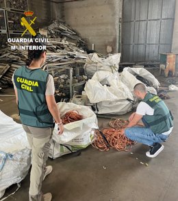 Detingudes 4 persones per robar nou tones de coure mentre treballaven a Vinaròs i Peníscola