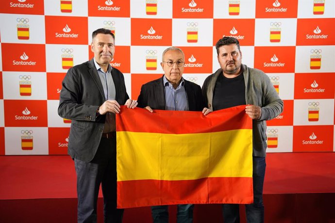 JJ.OO.- COE y Santander enviarán 28.000 banderas para "festejar" los éxitos de los olímpicos españoles en París