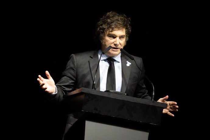 El presidente argentino, Javier Milei, durante la presentación de su libro ‘Capitalismo, socialismo y la trampa neoclásica’, en el Estadio Luna Park, a 22 de mayo de 2024, en Buenos Aires (Argentina). El acto se celebra unos días después de su visita a Es