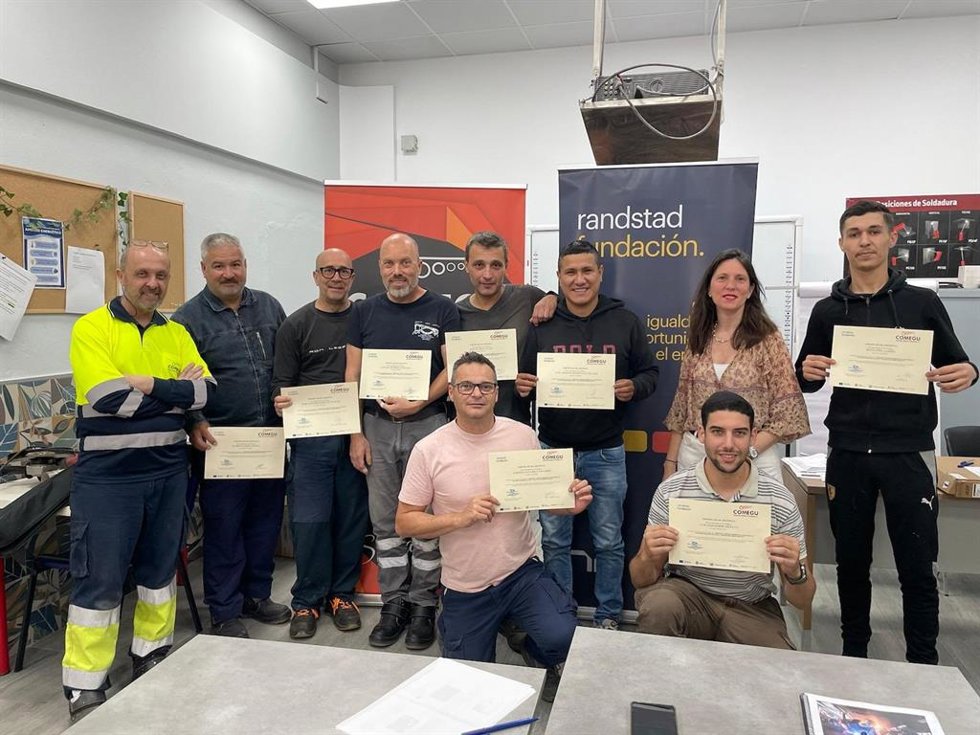 Fundación Randstad y Comegu forman en construcción metálica a ocho jóvenes en riesgo de exclusión social.