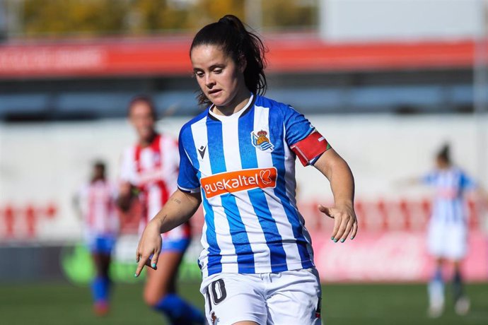 Archivo - La capitana de la Real Scoeidad Nerea Eizaguirre, ante el Atlético de Madrid en el Centro Deportivo Wanda, de Alcalá de Henares.