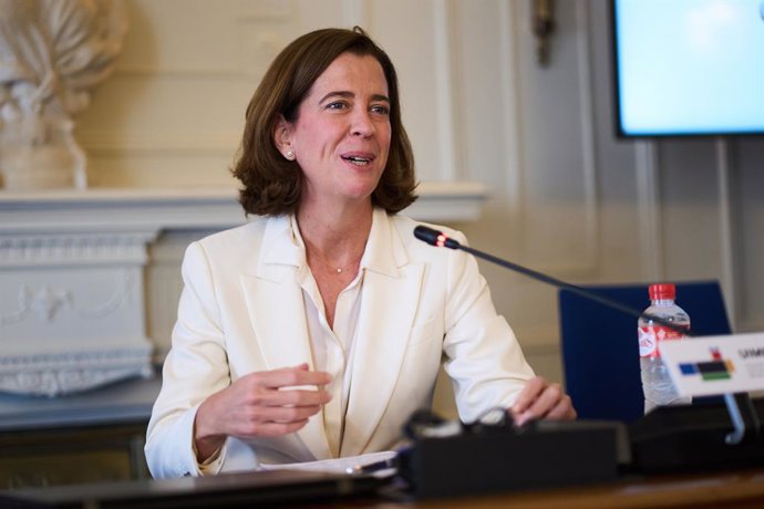 La Presidenta de la Asociación Española de Banca (AEB), Alejandra Kindelán, interviene durante la cuarta jornada de los Cursos de Verano de 2024 de la UIMP, en el Palacio de la Magdalena, a 20 de junio de 2024, en Santander, Cantabria (España). La Unive