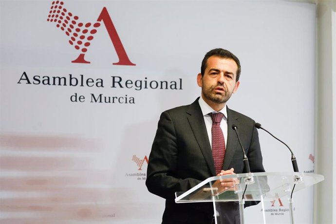El portavoz del Grupo Parlamentario VOX, Rubén Martínez Alpañez