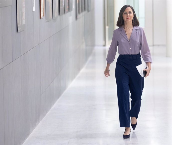 La portavoz de Podemos en el Congreso, Ione Belarra, llega a una rueda de prensa anterior a la Junta de Portavoces, en el Congreso de los Diputados, a 18 de junio de 2024, en Madrid (España).