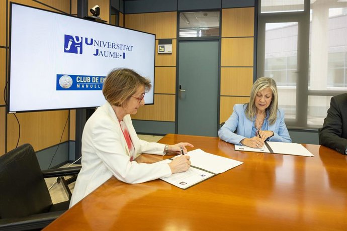 Firma del convenio con la UJI