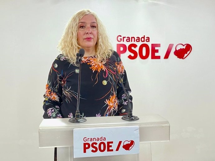 Archivo - La diputada provincial del PSOE en Granada Flor Almón, en imagen de archivo