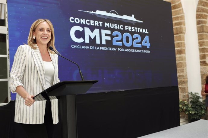 La presidenta de la Diputación Provincial de Cádiz, Almudena Martínez, interviene durante la presentación del Concert Music Festival 2024. 