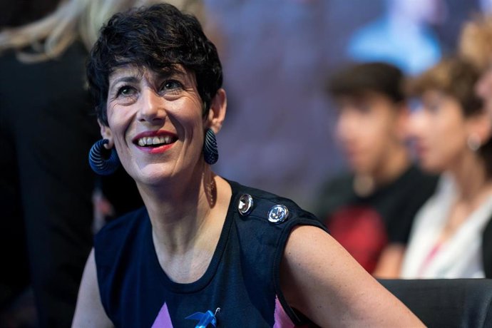 La ministra de Inclusión, Seguridad Social y Migraciones, Elma Saiz, durante la inauguración del acto de ACNUR por el Día Mundial de las Personas Refugiadas, en el Auditorio de CaixaForum, a 20 de junio de 2024, en Madrid (España). El Día Mundial del Refu