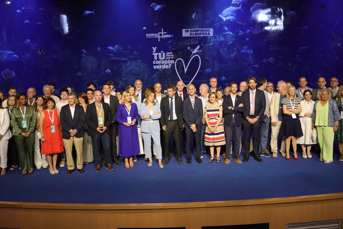 Carlos Mazón i María José Catalá a la foto de família de l'III Simposi XL'Albufera
