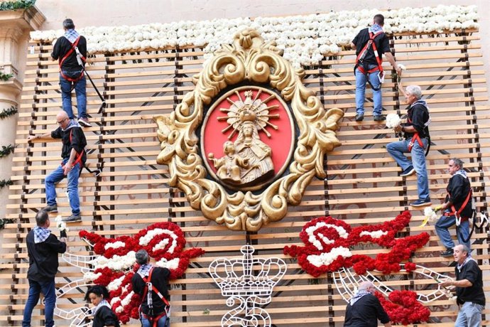 À Punt retransmet en directe l'Ofrena de les Fogueres