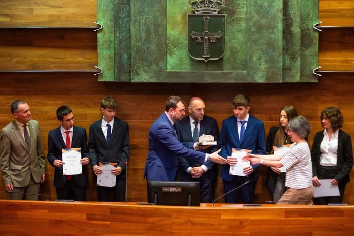 Liga de Debate Escolar