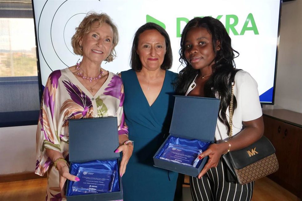 La Cátedra Mujer y Tecnología Hedy Lamarr de la UMA reconoce a dos ingenieras en los premios Dekra W-STEM 2030'.