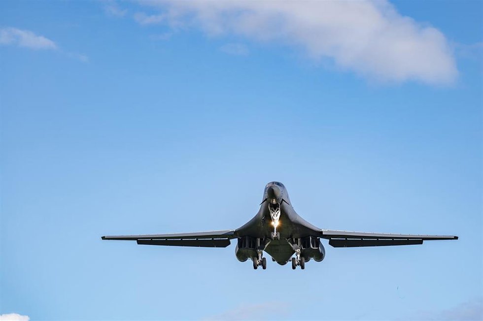 Archivo - Imagen de archivo de un bombardero B-1B Lancer de Estados Unidos.