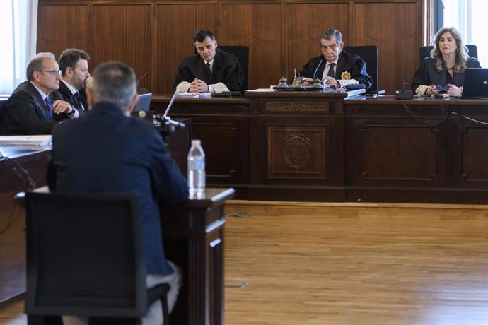 Archivo - Inicio de las declaraciones de acusados en el juicio por el caso UGT con el exsecretario general del sindicato en Andalucía Francisco Fernández, el pasado 22 de abril
