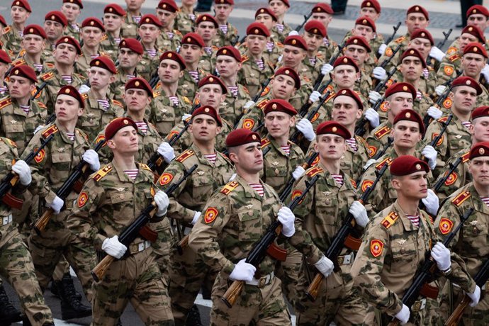 Archivo - May 5, 2024, St. Petersburg, Russia: Russian military personnel of the parade squads while passing through Palace Square during the general rehearsal of the Victory Day Parade. On May 9, 2024, Russia will celebrate Victory Day in the Great Patri