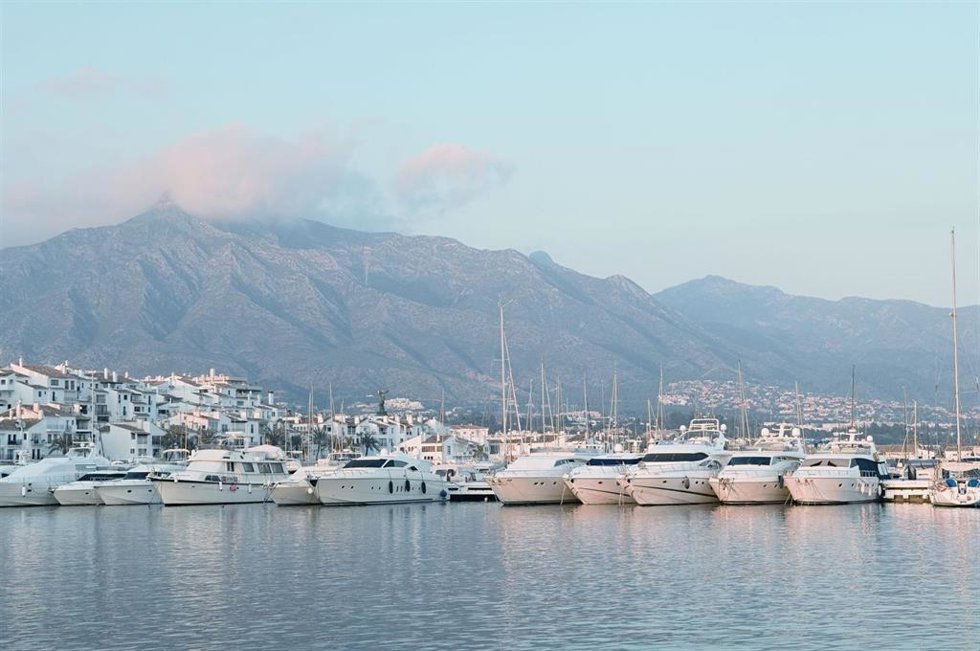 Archivo - Puerto Banús, puerto deportivo de Marbella (Málaga).