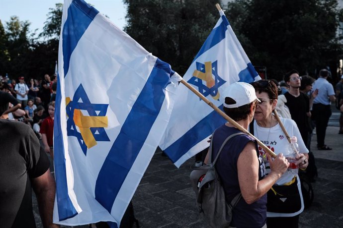 June 17, 2024, Jerusalem, Israel: Protesters opposing Prime Minister Netanyahu participate in a rally at the Hebrew University and march, simultaneously with numerous convoys from across the country, headed to the Knesset, the Israeli Parliament. The acti