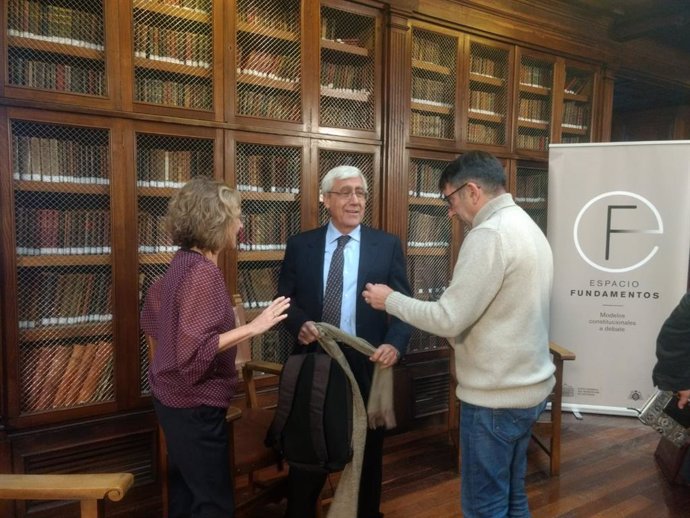 Archivo - El expresidente del Tribunal Constitucional y catedrático emérito de Derecho Constitucional de la Universidad Autónoma de Madrid, Pedro Cruz Villalón, ha afirmado que, pese al sentir de la opinión pública, en España hay un poder judicial indepen