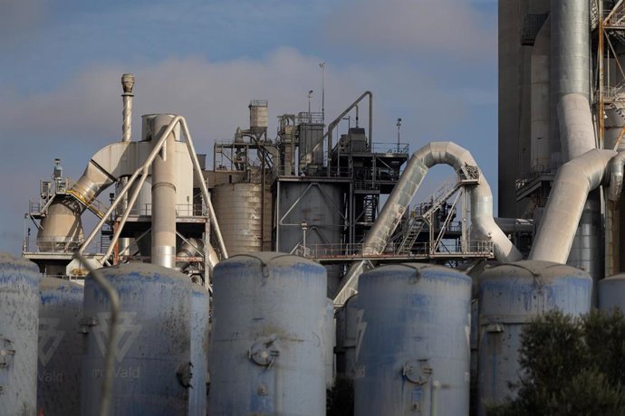 Archivo - Vista de una fábrica. 