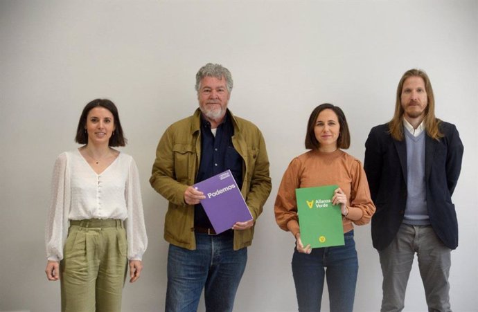Archivo - La líder de Podemos, Ione Belarra, la candidata de la formación a las europeas, Irene Montero, el coordinador de Alianza Verde, Juantxo López de Uralde, y el secretario de Organización de Podemos, Pablo Fernández.