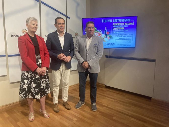 Adela Cabezas, Conrado Íscar y Alberto Redondo, tras la presentación de los dos eventos que acogerá La Cistérniga el próximo 27 de junio.