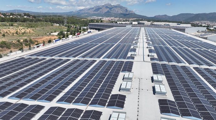 Vista aérea de la planta fotovoltaica de Mercadona en Abrera (Barcelona)