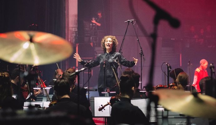 Archivo - La Directora Beatriz Fernández Aucejo Dirige A La Démos Orchestre De La Philharmonie De Paris En El Espectáculo La Vie Fantastique Ofrecido En Marsella.