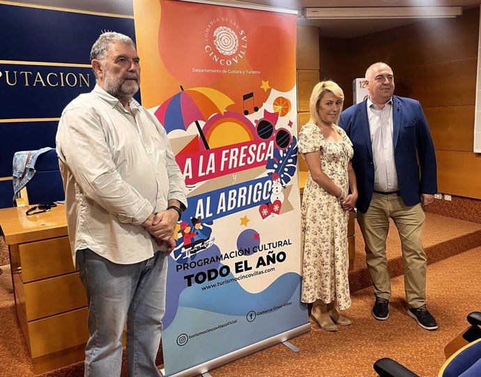 Presentación del ciclo 'A la fresca en Cinco Villas', en la sala de prensa de la DPZ.