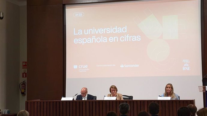 Presentación del informe 'La universidad Española en Cifras' en la Biblioteca Nacional