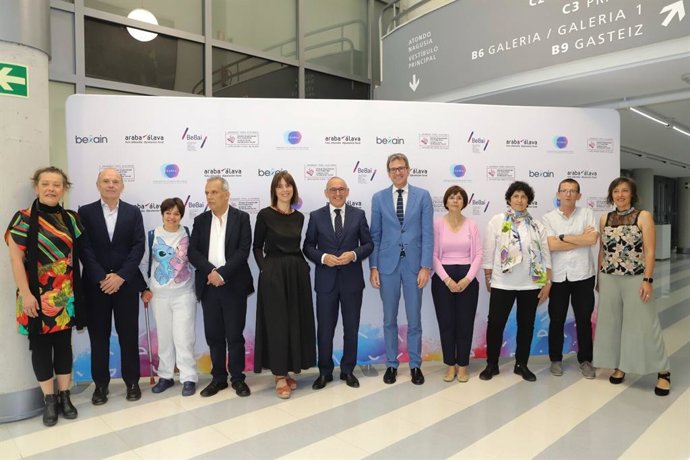 Gizarte zerbitzuetako jardunbide egokien BeBai sarien banaketa