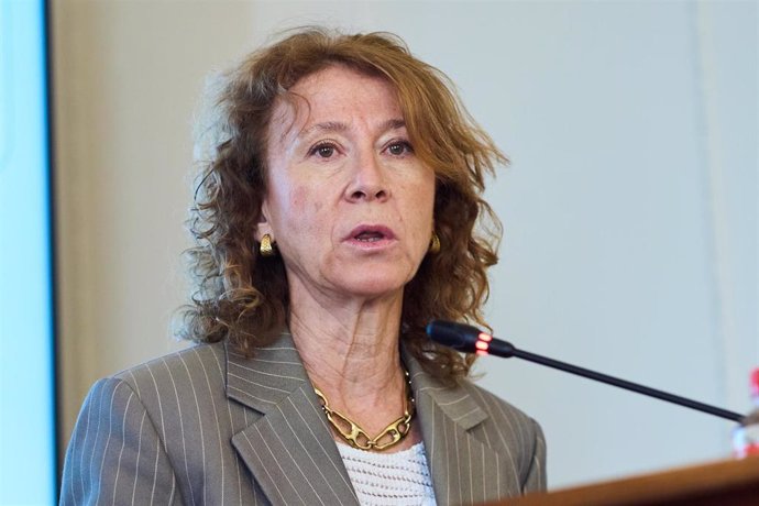 La subgobernadora del Banco de España, Margarita Delgado, interviene durante la quinta jornada de los Cursos de Verano de 2024 de la UIMP, en el hall del Palacio de la Magdalena, a 21 de junio de 2024, en Santander, Cantabria (España)