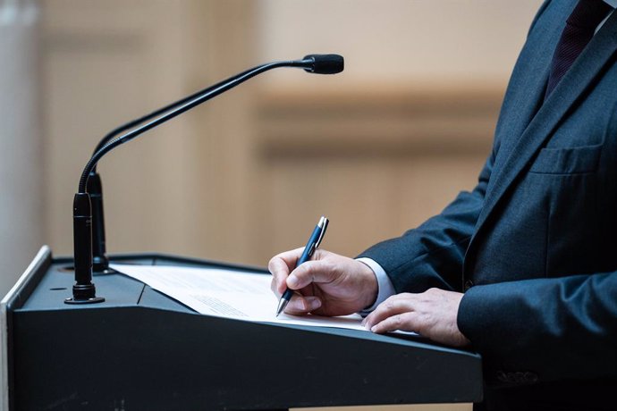 El ministro de Asuntos Exteriores, Unión Europea y Cooperación, José Manuel Albares, durante una rueda de prensa, en el Palacio de Viana, a 6 de junio de 2024, en Madrid (España). 