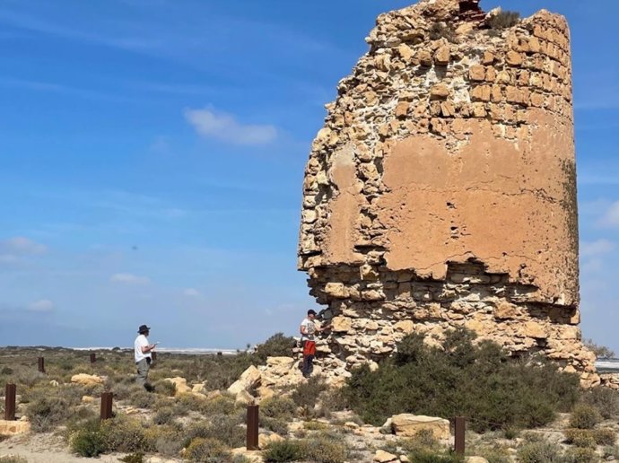 Personal científico del IGME, UAM y UA en Torre de Cerrillos, Roquetas del Mar (Almería).