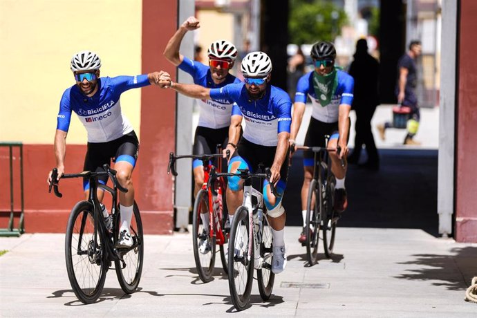 El reto solidario BiciclELA en la Diputación de Sevilla.