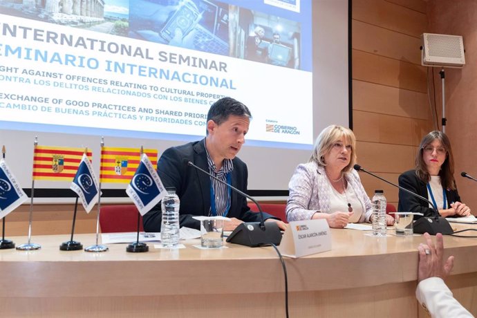 La consejera de Presidencia, Interior y Cultura del Gobierno de Aragón, Tomasa Hernández, ha clausurado el seminario internacional.