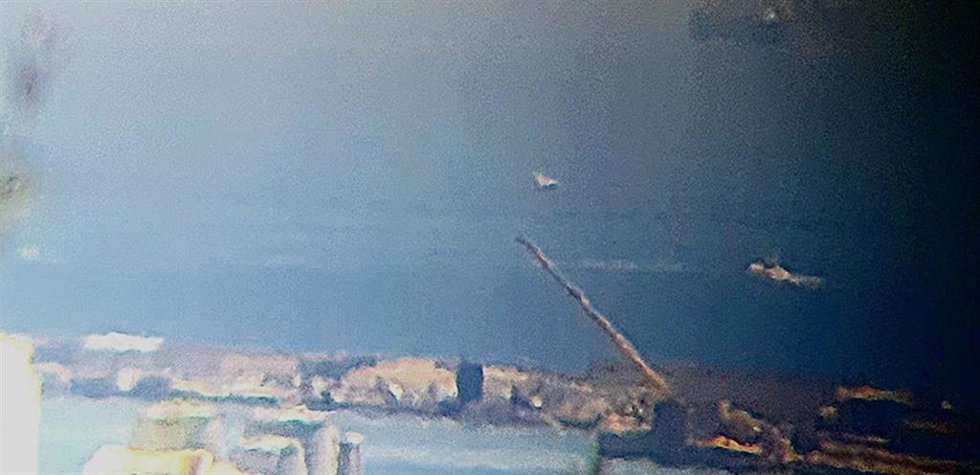 El submarino en la base militar de Gibraltar.