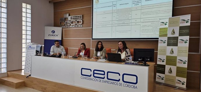 Un momento de la asamblea de Acora, celebrada en la sede de CECO.