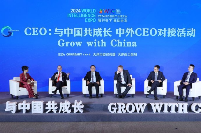 The CEO: Grow with China roundtable was held Friday as part of the ongoing World Intelligence Expo 2024 in Tianjin. Zhong Nan, Zhou Lanxu, Zheng Yiran, Ouyang Shijia and Zhuang Qiange contributed to the story