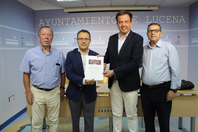 Presentación del expediente para la adhesión de Lucena al Consorcio Nacional de los Pueblos del Tambor y el Bombo.