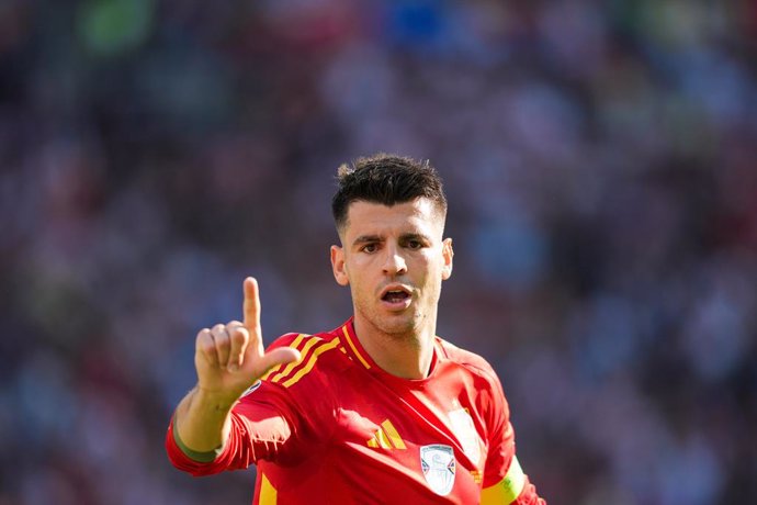 15 June 2024, Berlin: Spain's Alvaro Morata celebrates scoring his side's first goal during the UEFA Euro 2024 group B soccer match between Spain and Croatia at the Olympiastadion. Photo: Sören Stache/dpa