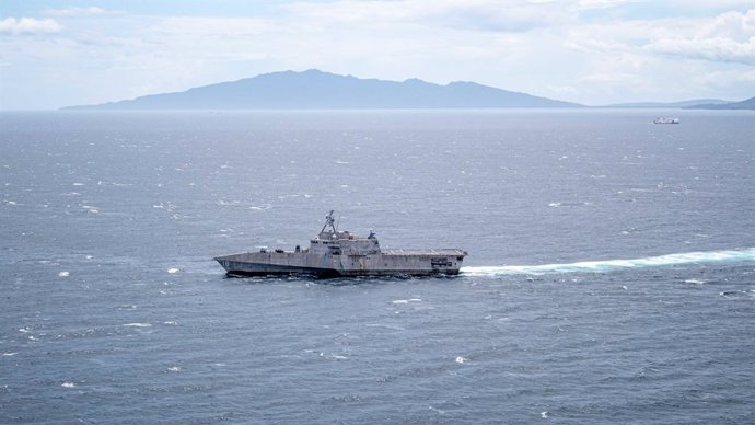 Archivo - STYLELOCATIONThe U.S. Navy Independence-variant littoral combat ship USS Charleston during operations with Destroyer Squadron Seven October 11, 2021 in the Sulu Sea.