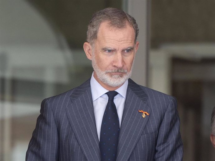 El Rey Felipe VI sale del acto de entrega de la IV edición del ‘Premio 15 de junio’