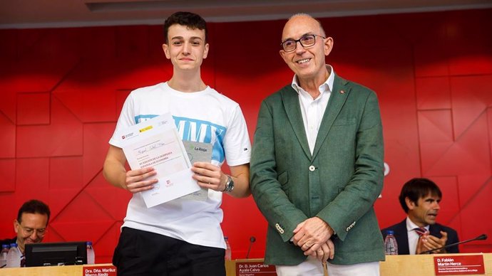 Miguel Cubel Plou, del Colegio Santo Domingo de Silos de Zaragoza, gana la XV Olimpiada Española de Economía