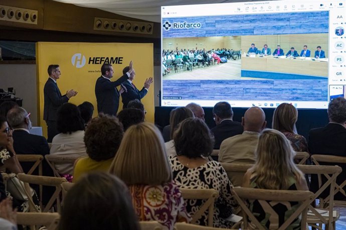 Momento de la fusión de Hefame con la cooperativa de La Rioja Riofarco