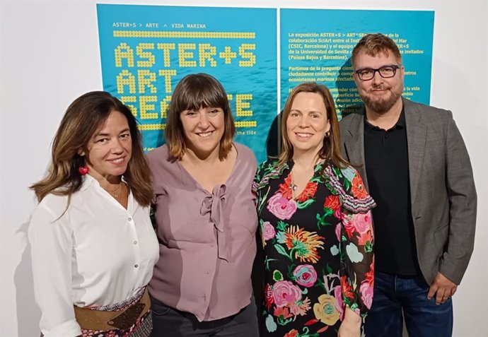 Helena Ruiz, vicepresidenta de la Fundación Aparejadores; Aurea Muñoz, co-investigadora principal; Rocío García, investigadora principal; y Fernando Infantes, comisario de la exposición.