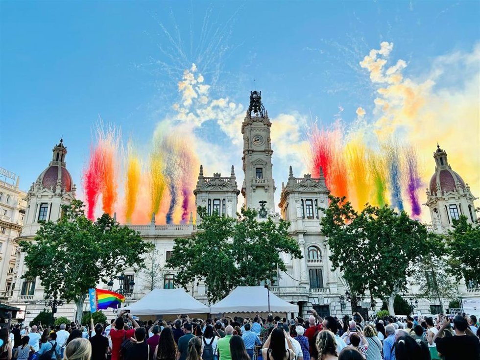 Fiesta con motivo del Orgullo LGTBI organizada por el Ayuntamiento de Valncia