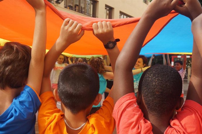 Archivo - Niños en actividades de ocio escolar