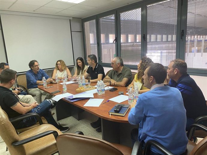 Reunión de representantes del sector pesquero del cerco del Golfo de Cádiz.