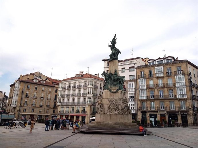 Jornada nubosa en Vitoria